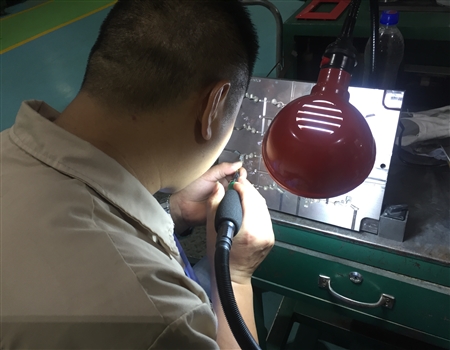 塑膠模具廠