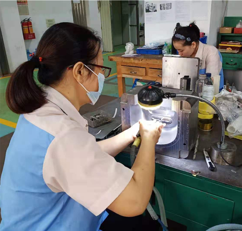 塑膠模具和注塑模具的區(qū)別