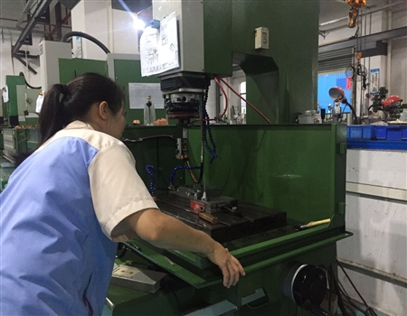 塑膠模具廠