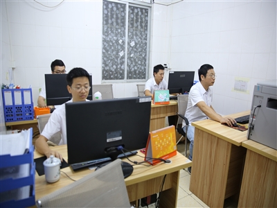 塑膠模具廠